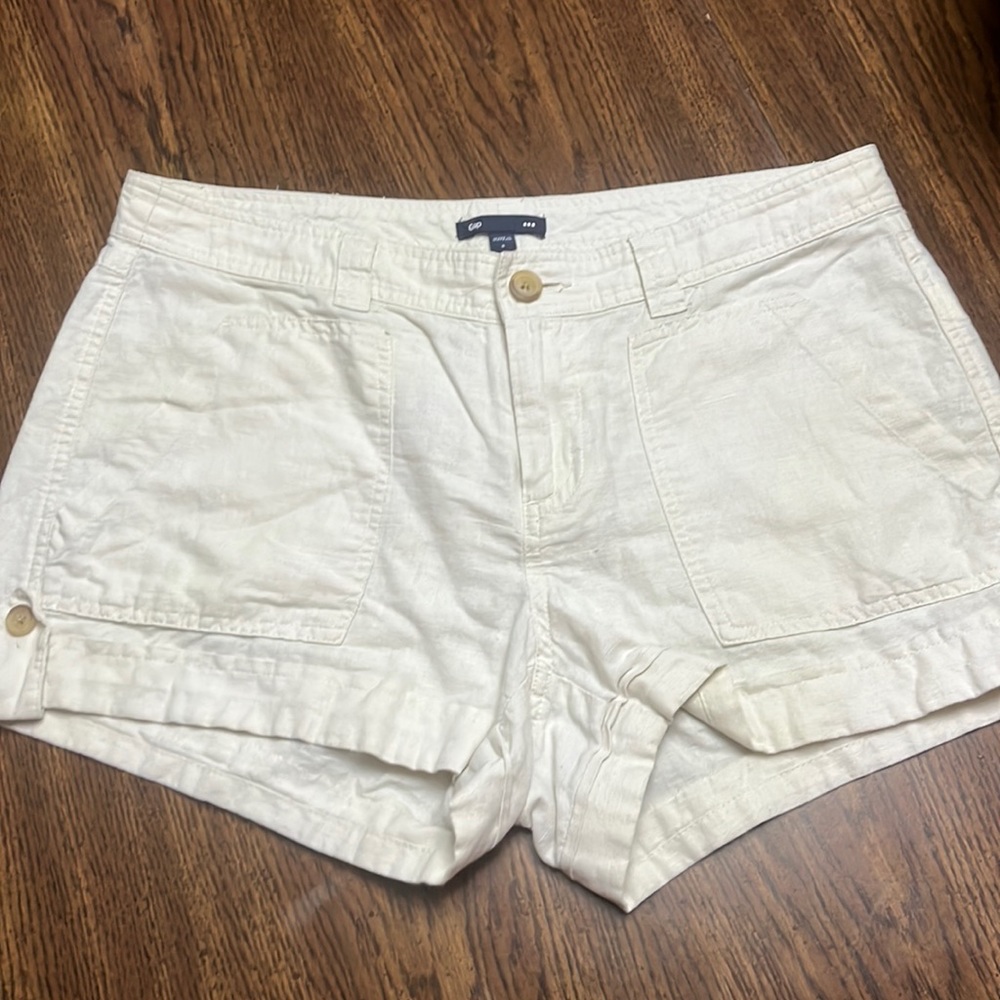 Gap khaki shorts